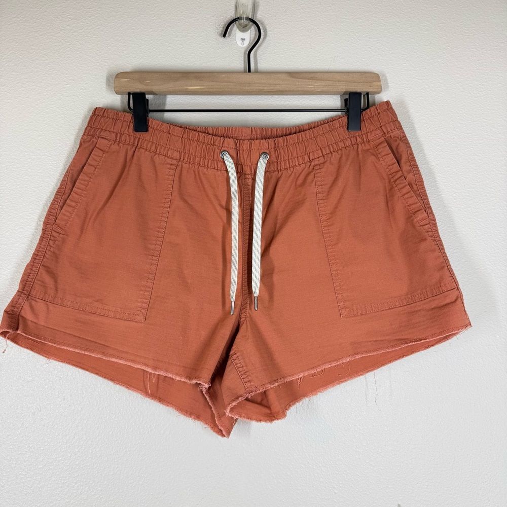 Vuori Women’s VW385 Vintage Ripstop Shorts Coral Orange Gorpcore Hiking Large
